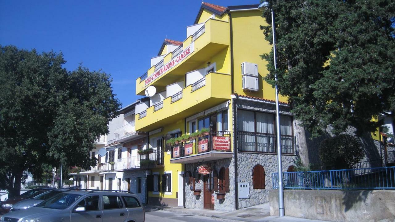 Pansion Ribica Konukevi Crikvenica